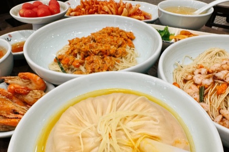 Join a Local Shanghainese for a Soulful Old-Brand Food Walk!