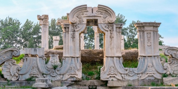 The ruins of the Western Mansion of the old summer palace, <a class='seo-content-a'  target='_blank'  href = 'https://intotravelchina.com/html/web/beijing/index.html'>Beijing tour</a>,yuanmingyuan.jpg
