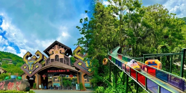 Binglanggu,sanya trip, ethnic customs,<a class='seo-content-a'  target='_blank'  href = 'https://intotravelchina.com/html/web/sanyatrip/index.html'>china tour</a>.jpg