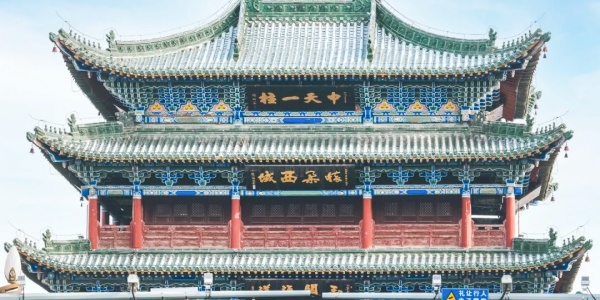 shicha lake,china tour,<a class='seo-content-a'  target='_blank'  href = 'https://intotravelchina.com/html/web/beijing/index.html'>Drum Tower</a> and Bell Tower.jpg