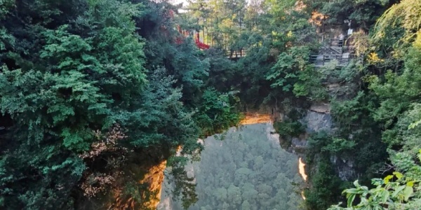 <a class='seo-content-a'  target='_blank'  href = 'https://intotravelchina.com/html/web/hangzhou/index.html'>china travel</a>,zhangjiajie,birdge.jpg